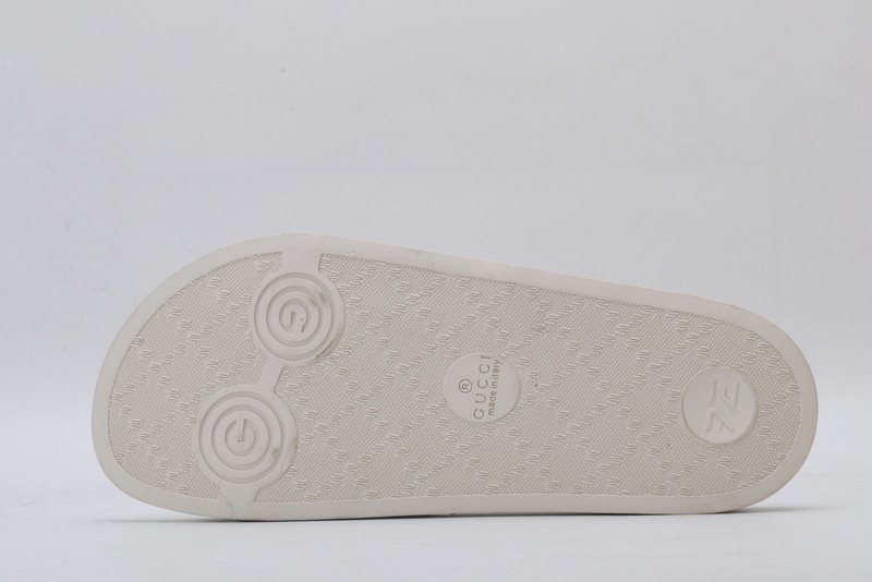 GUC LEATHER SLIDE