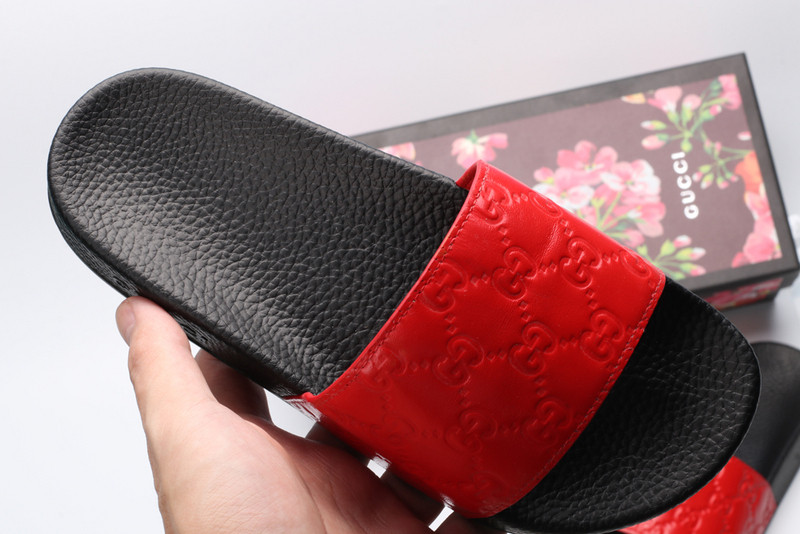 GUC LEATHER SLIDE