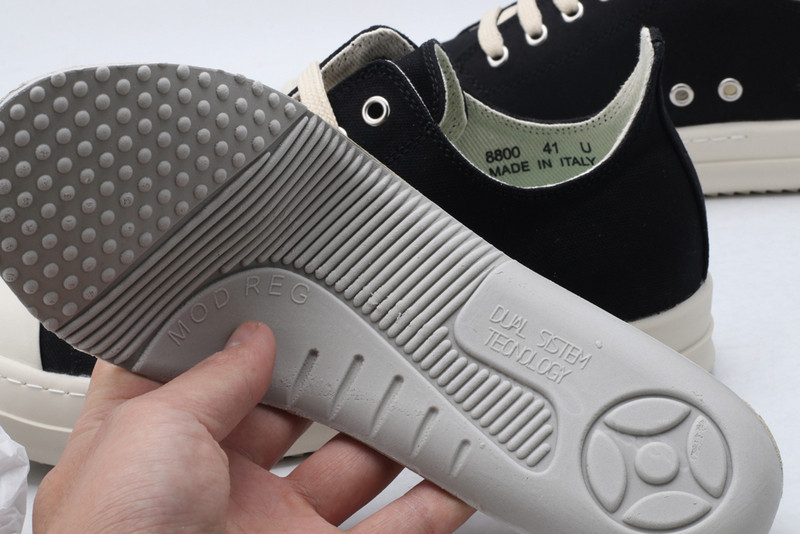 RICK 0WENS SNEAKERS