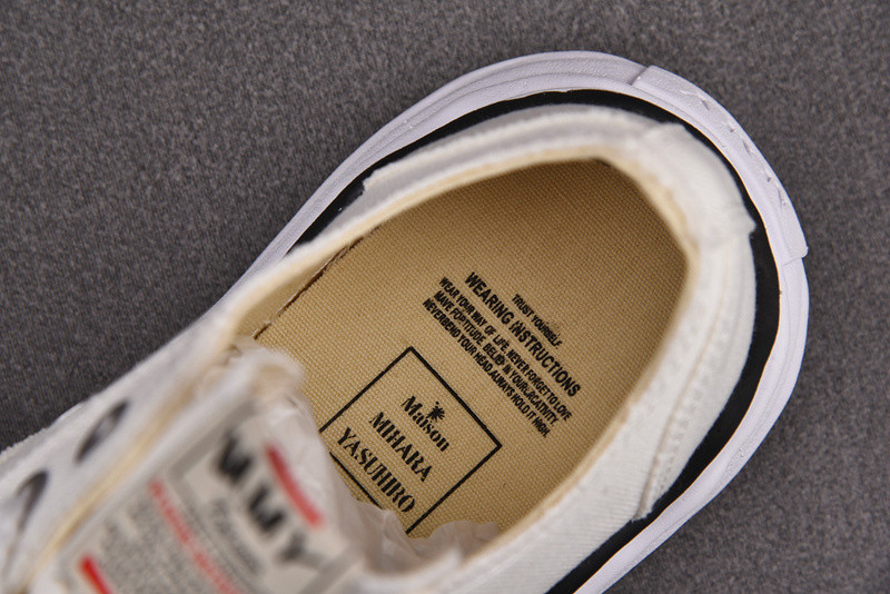 MAISON MIHARA SNEAKERS