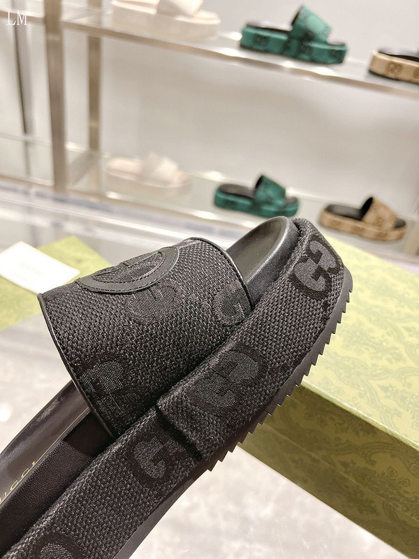 GUC LEATHER SLIDE