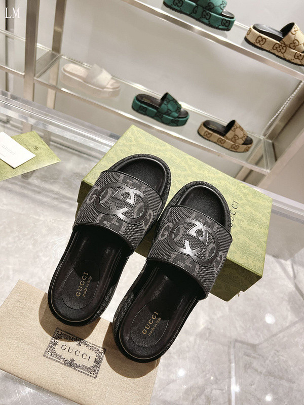 GUC LEATHER SLIDE