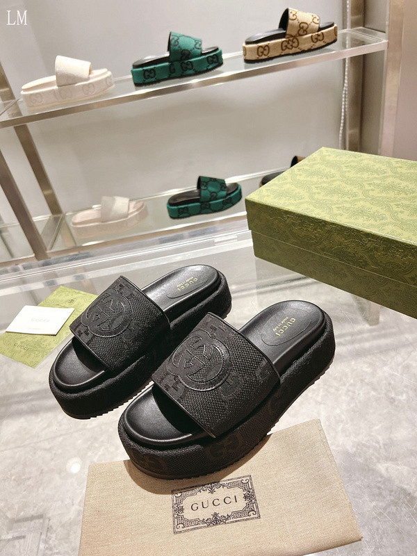 GUC LEATHER SLIDE