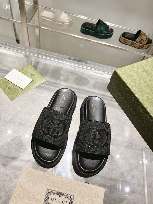 GUC LEATHER SLIDE