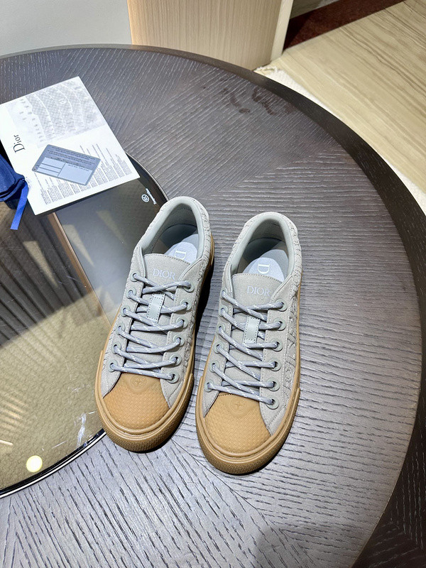 DR B33 SNEAKER