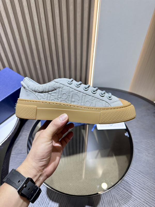 DR B33 SNEAKER