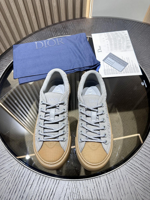 DR B33 SNEAKER