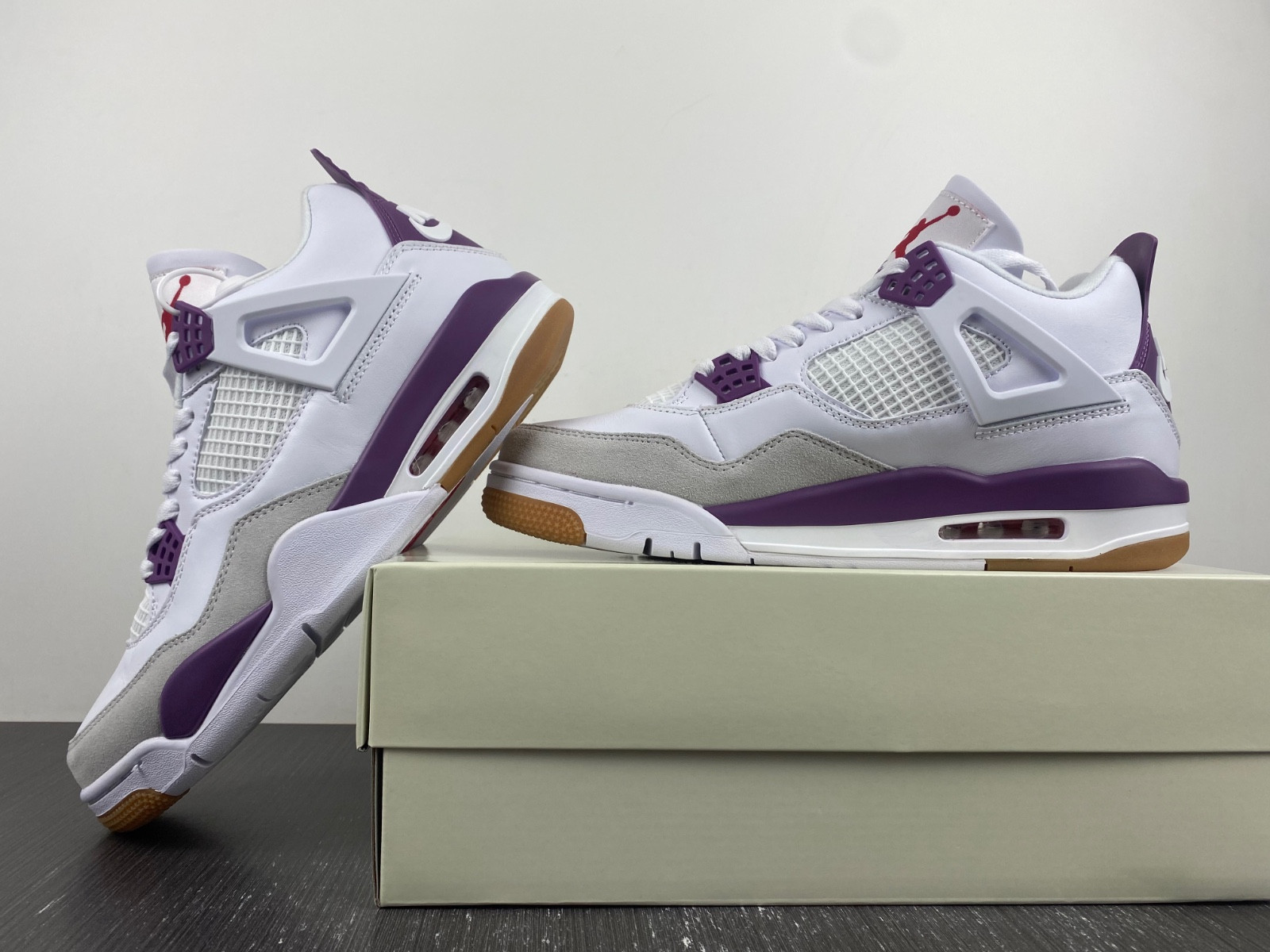 NIKE SB X AIR JORDAN 4 DR5415-150