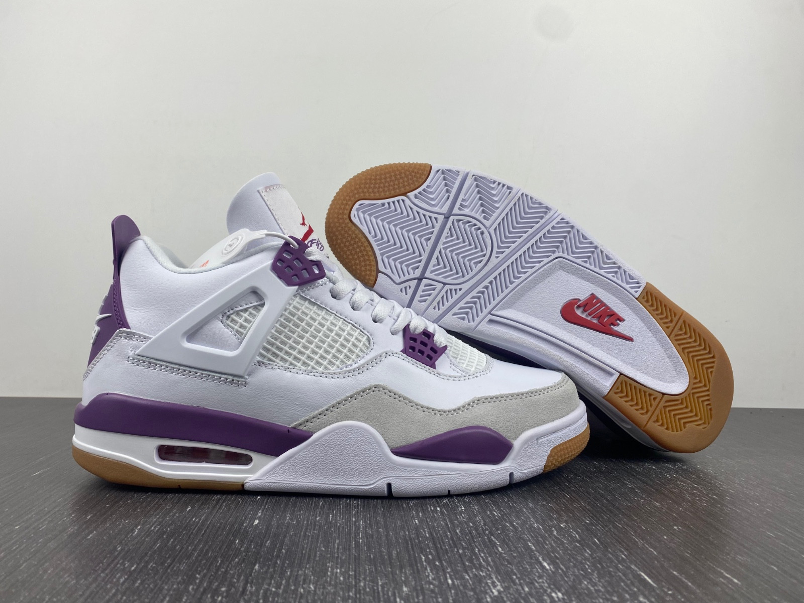 NIKE SB X AIR JORDAN 4 DR5415-150