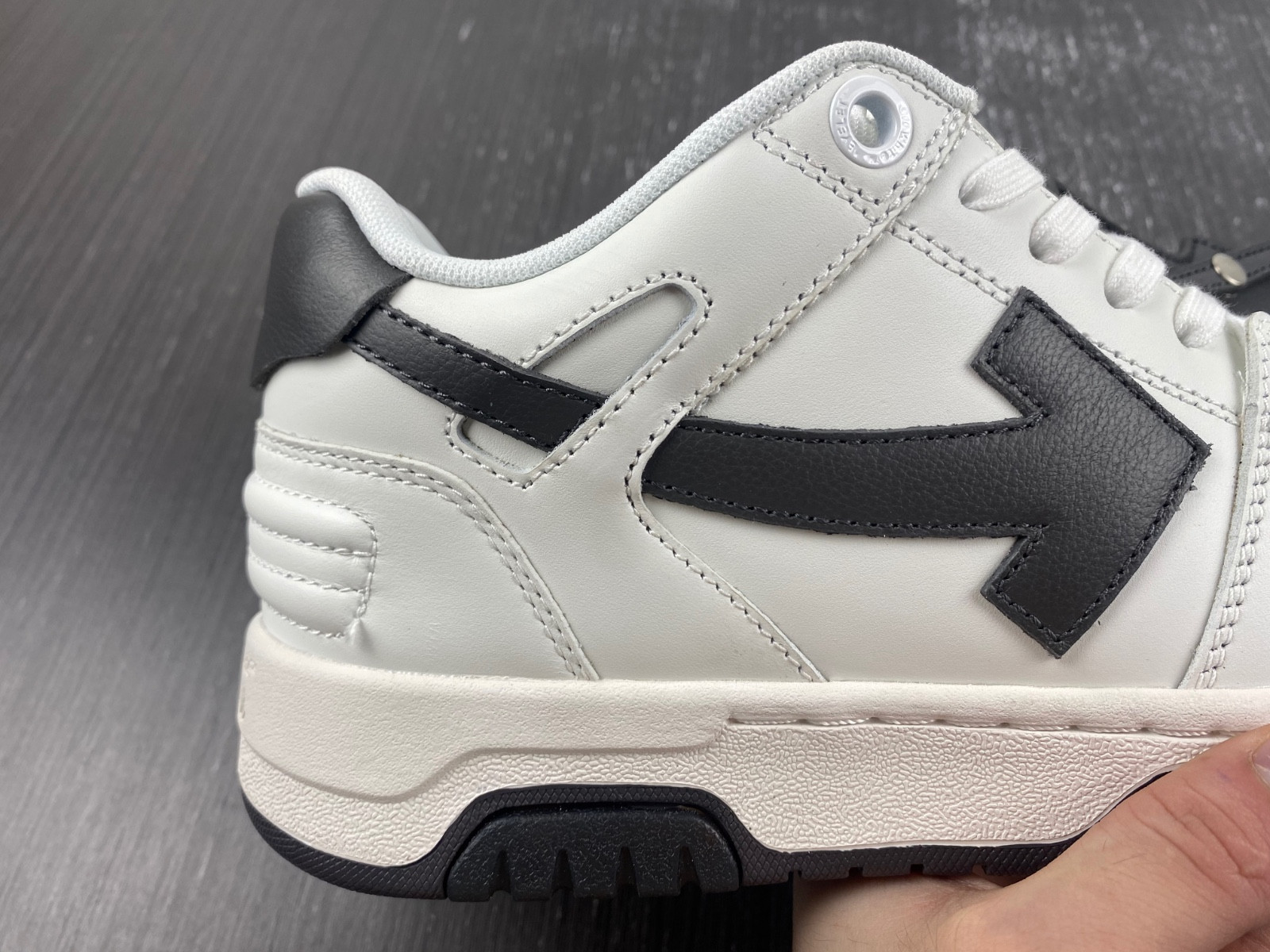 Off-White c/o Virgil Abloh
