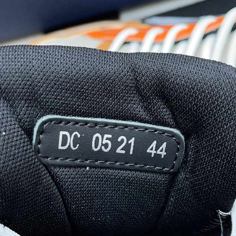 DR B30 SNEAKER