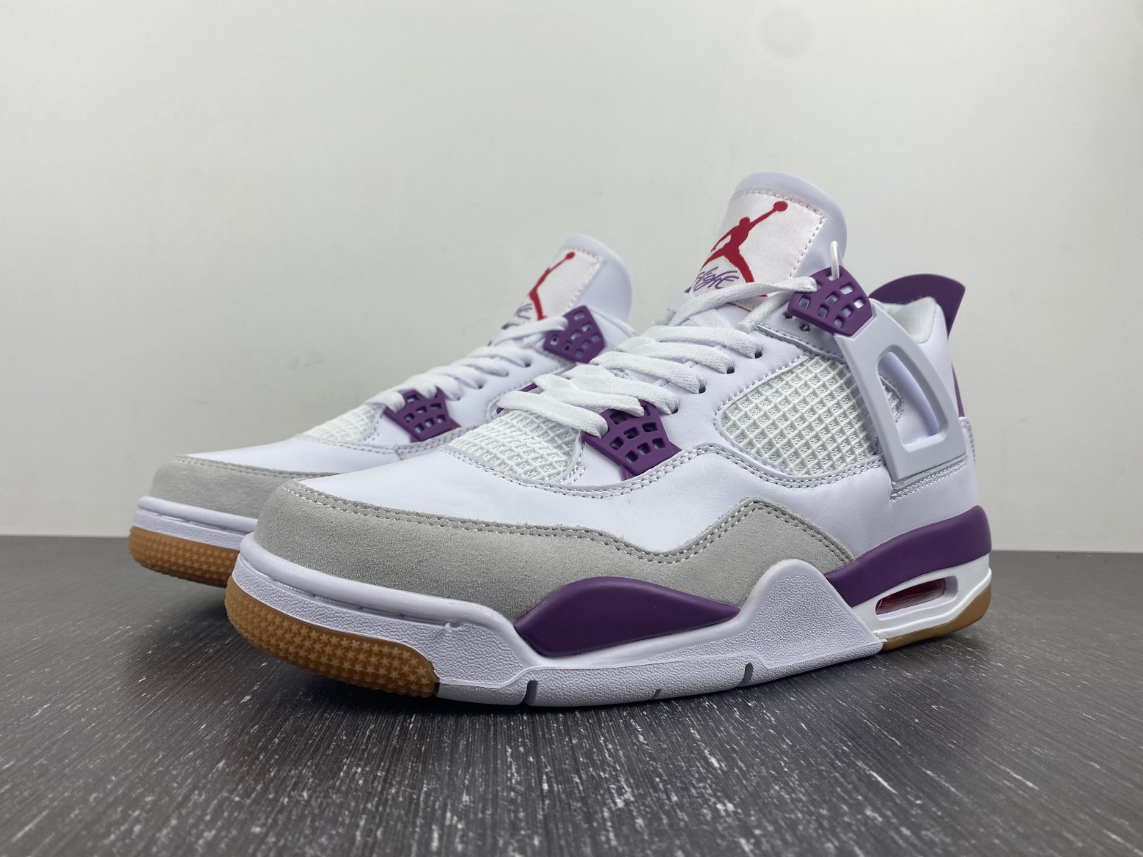NIKE SB X AIR JORDAN 4 DR5415-150