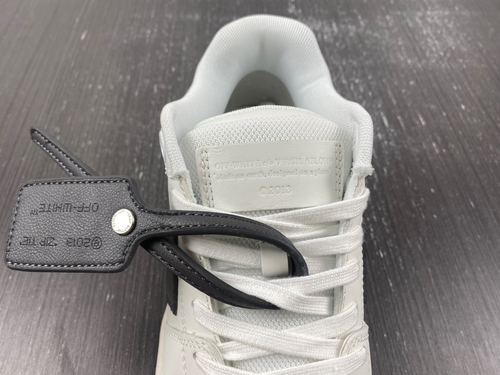 Off-White c/o Virgil Abloh
