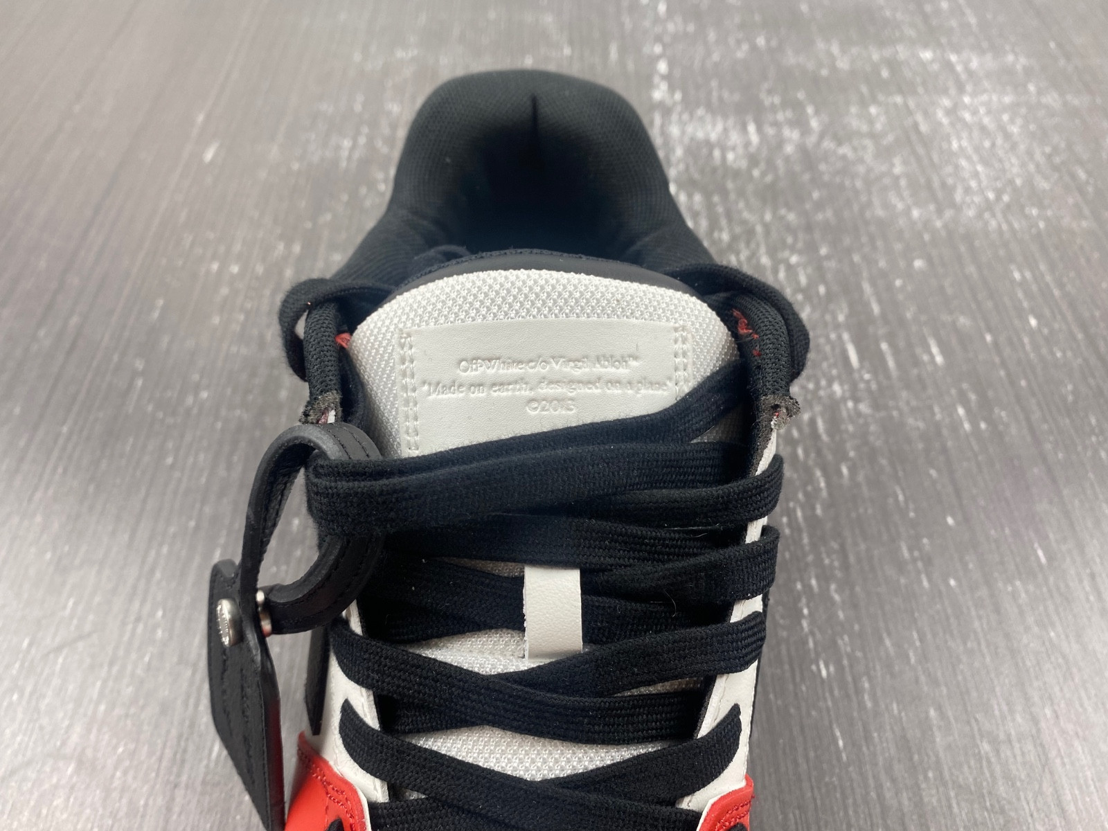 Off-White c/o Virgil Abloh