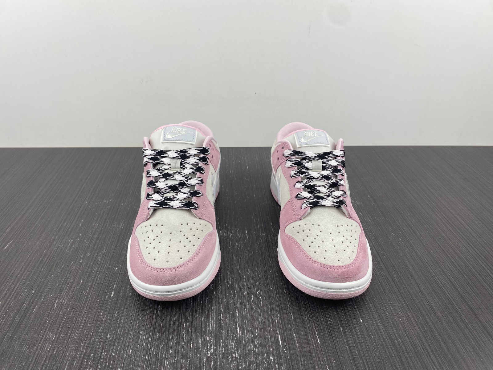 Nike SB Dunk Low LX Pink Foam White Black DV3054-600