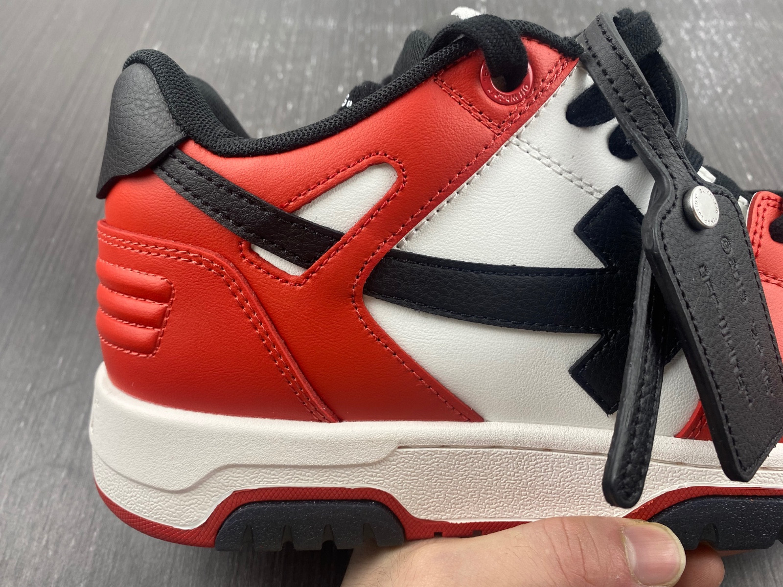Off-White c/o Virgil Abloh
