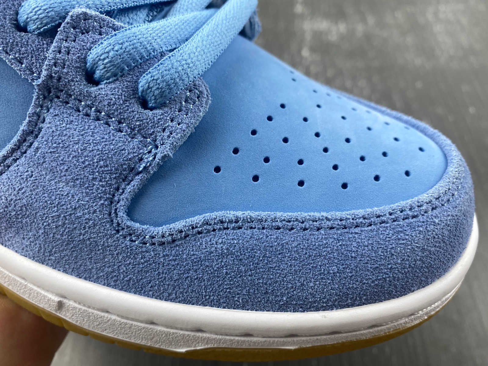 Nike SB Dunk Low Philadelphia Phillies - DQ4040-400