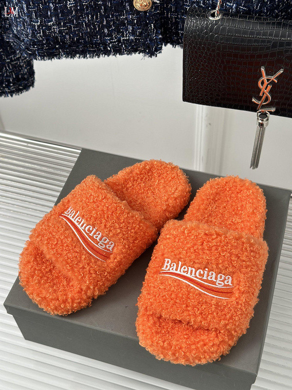 BALENCIAGA SLIDES