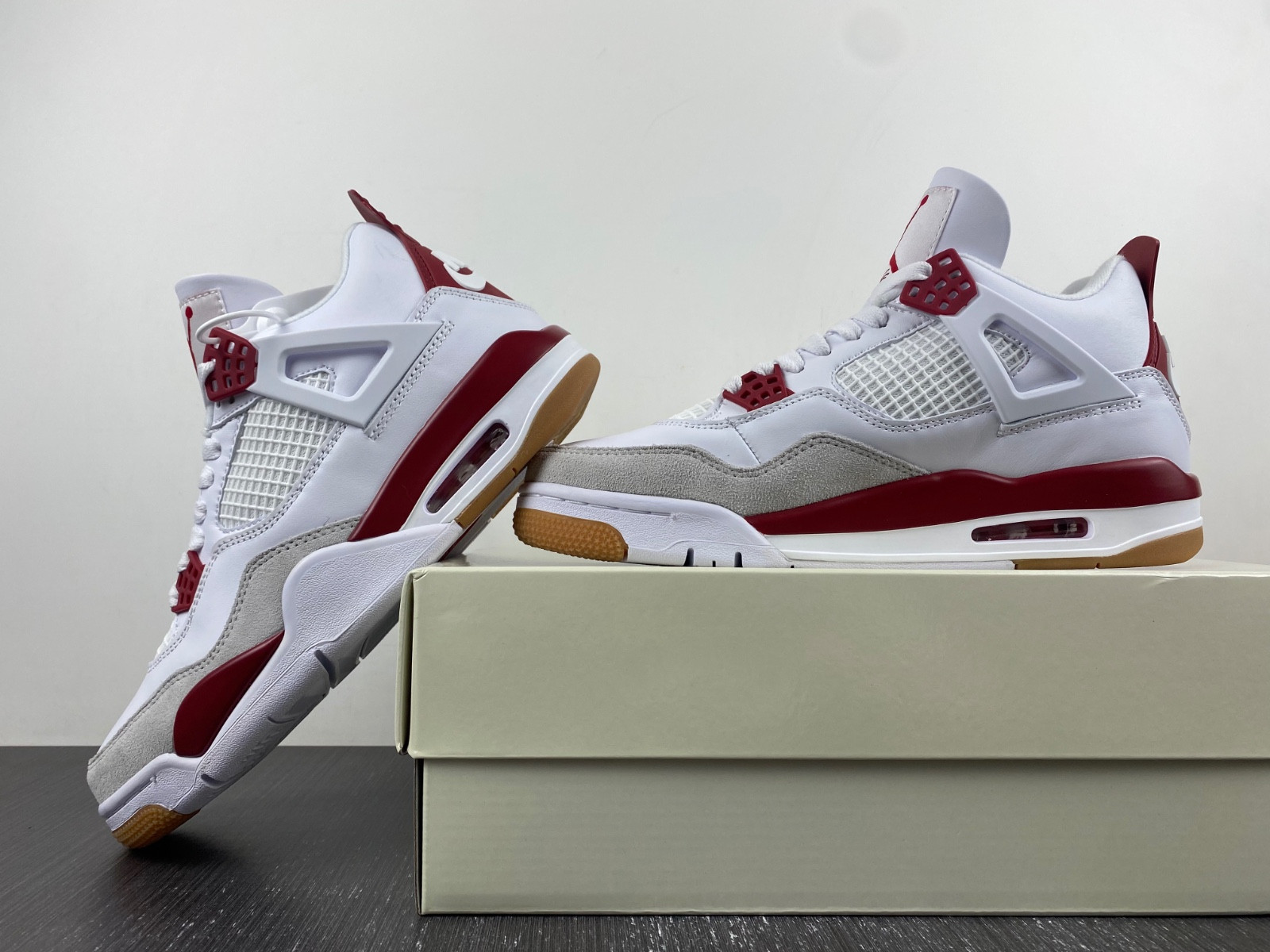 NIKE SB X AIR JORDAN 4 DR5415-160