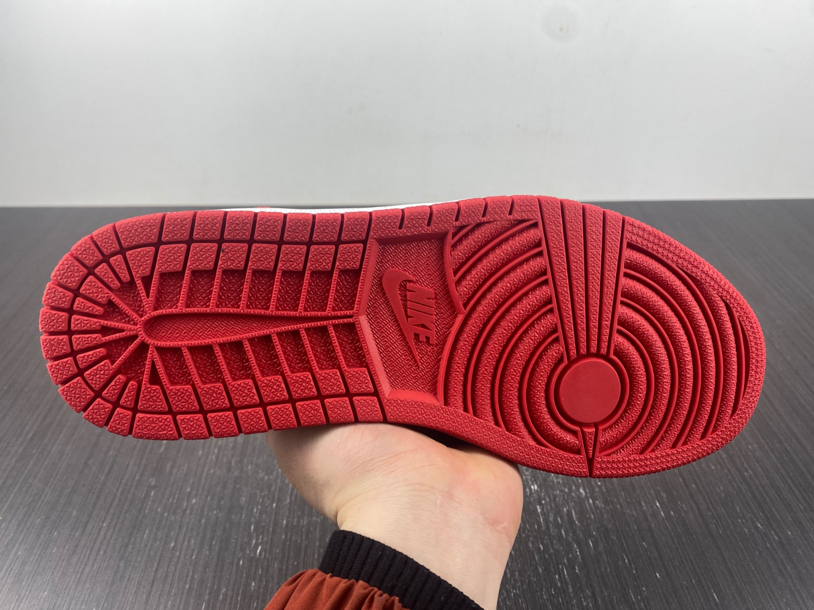 Air Jordan 1 Low "Bred Toe" 553558-066