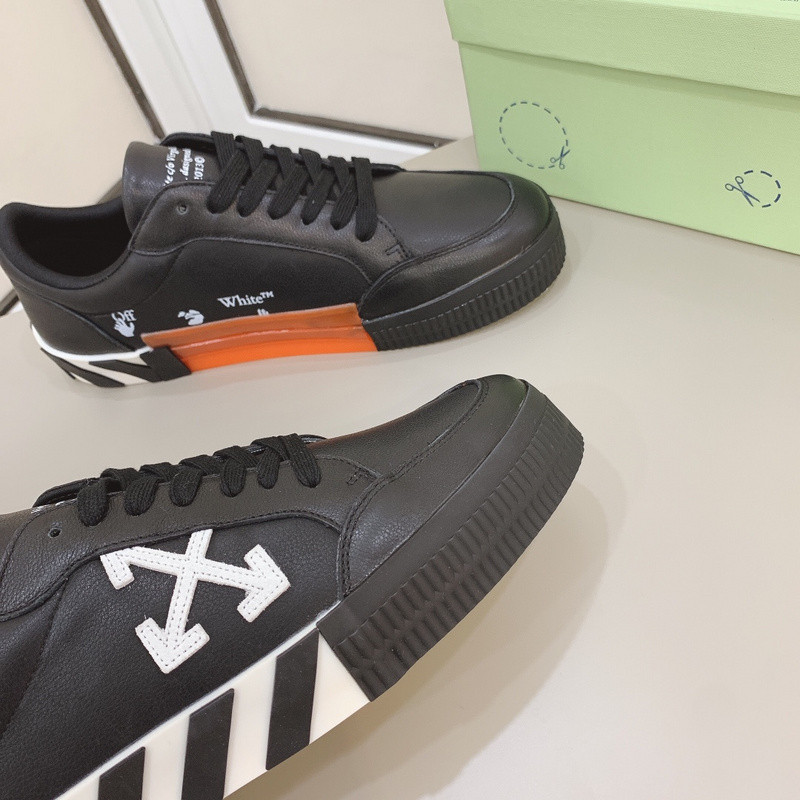 Off-White c/o Virgil Abloh