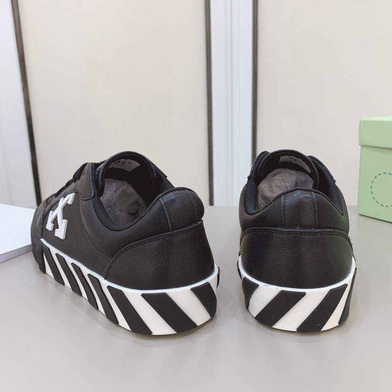 Off-White c/o Virgil Abloh