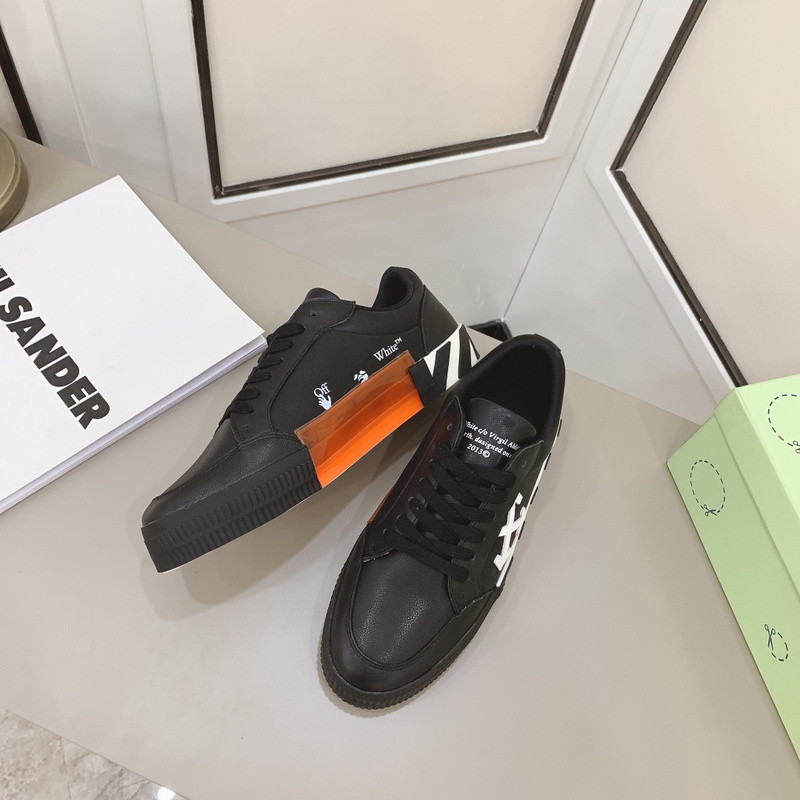 Off-White c/o Virgil Abloh