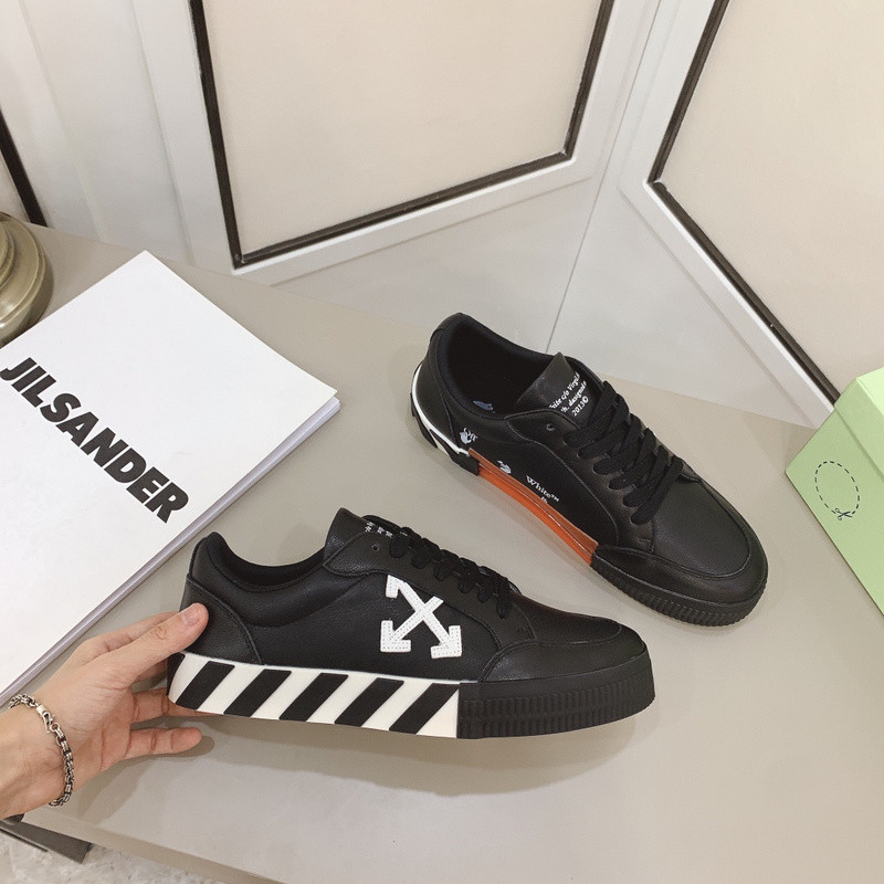 Off-White c/o Virgil Abloh