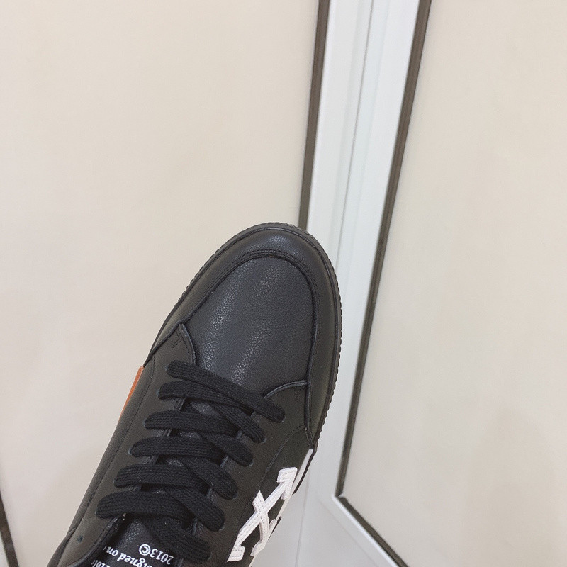 Off-White c/o Virgil Abloh