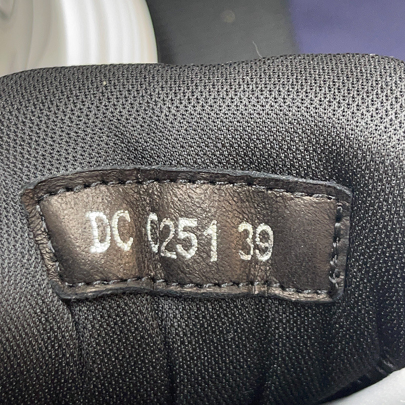 DR B30 SNEAKER