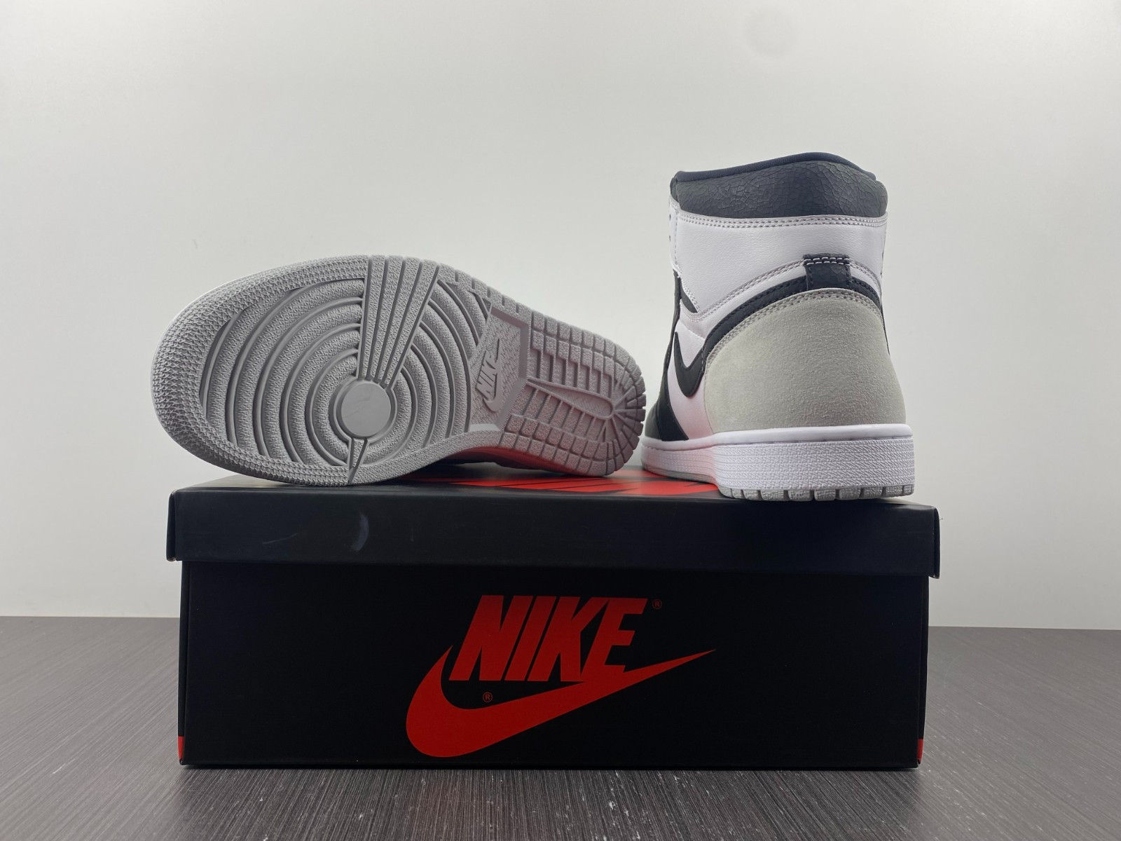 Air Jordan 1 Retro High OG Stage Haze 555088-108
