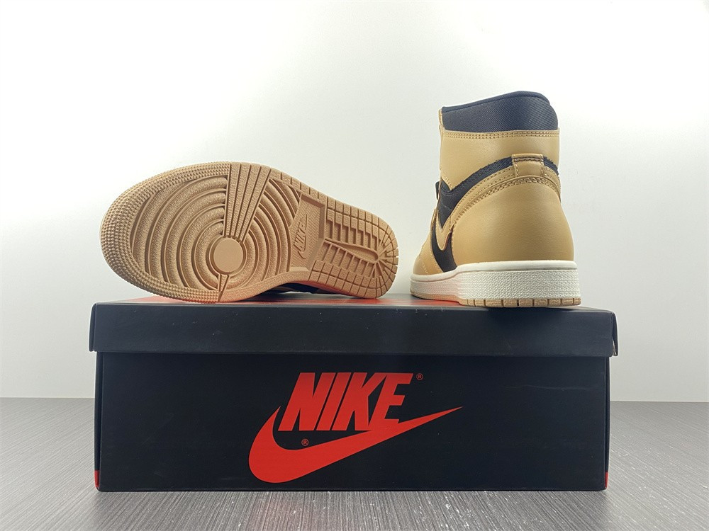 Air Jordan 1 Retro High OG "Heirloom" 555088-202