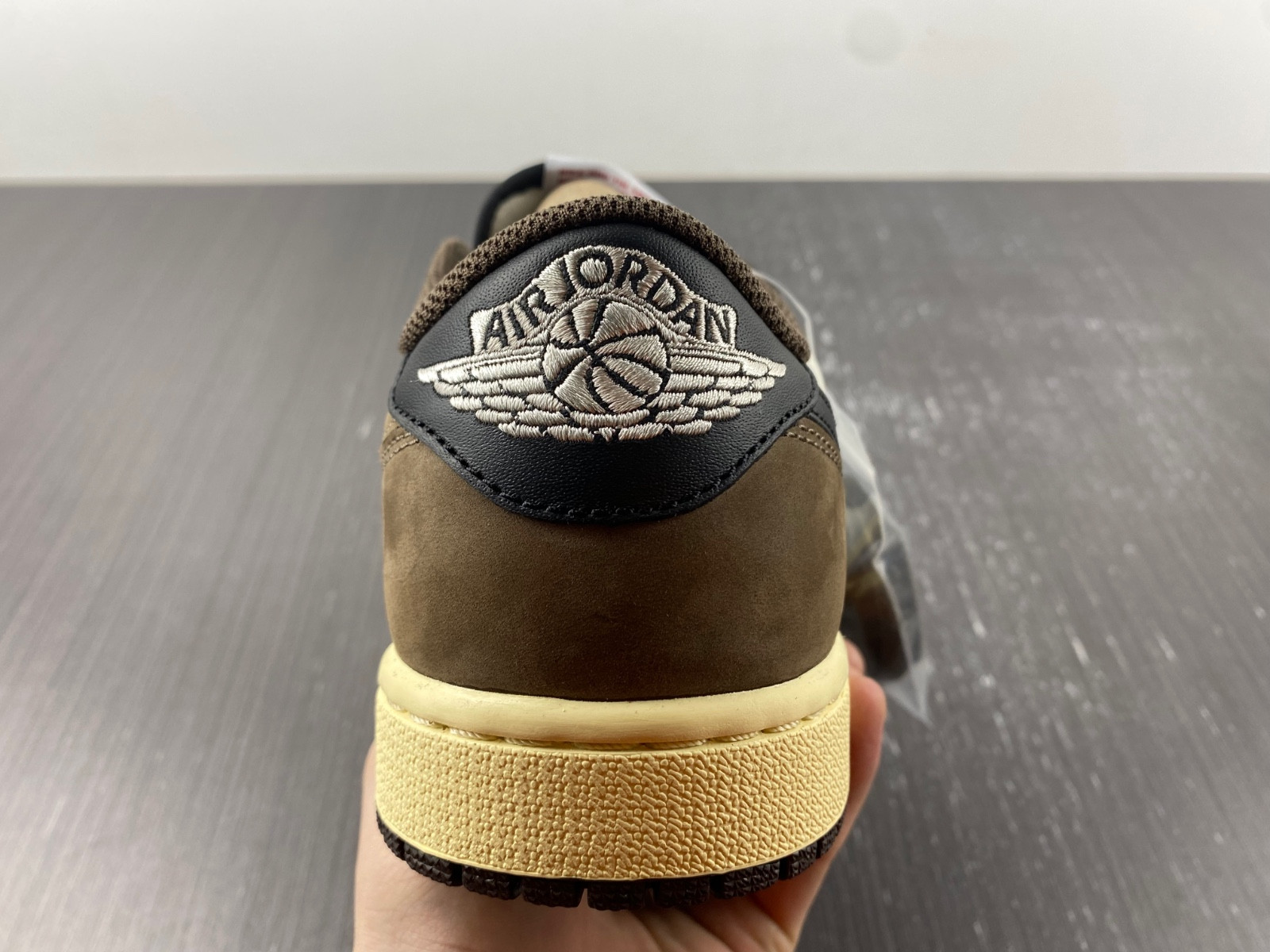 Air Jordan 1 Low mocha CQ4277 105