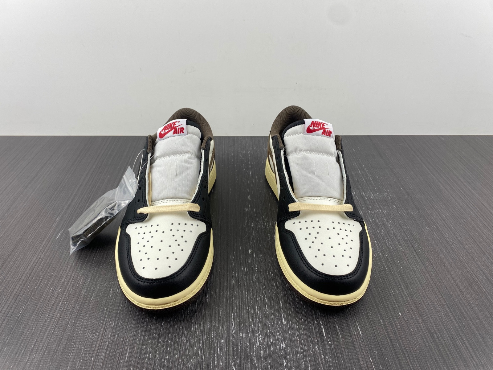 Air Jordan 1 Low mocha CQ4277 105