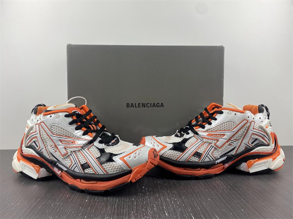 Ba*len*cia*ga runner 677403 w3rb7 9051