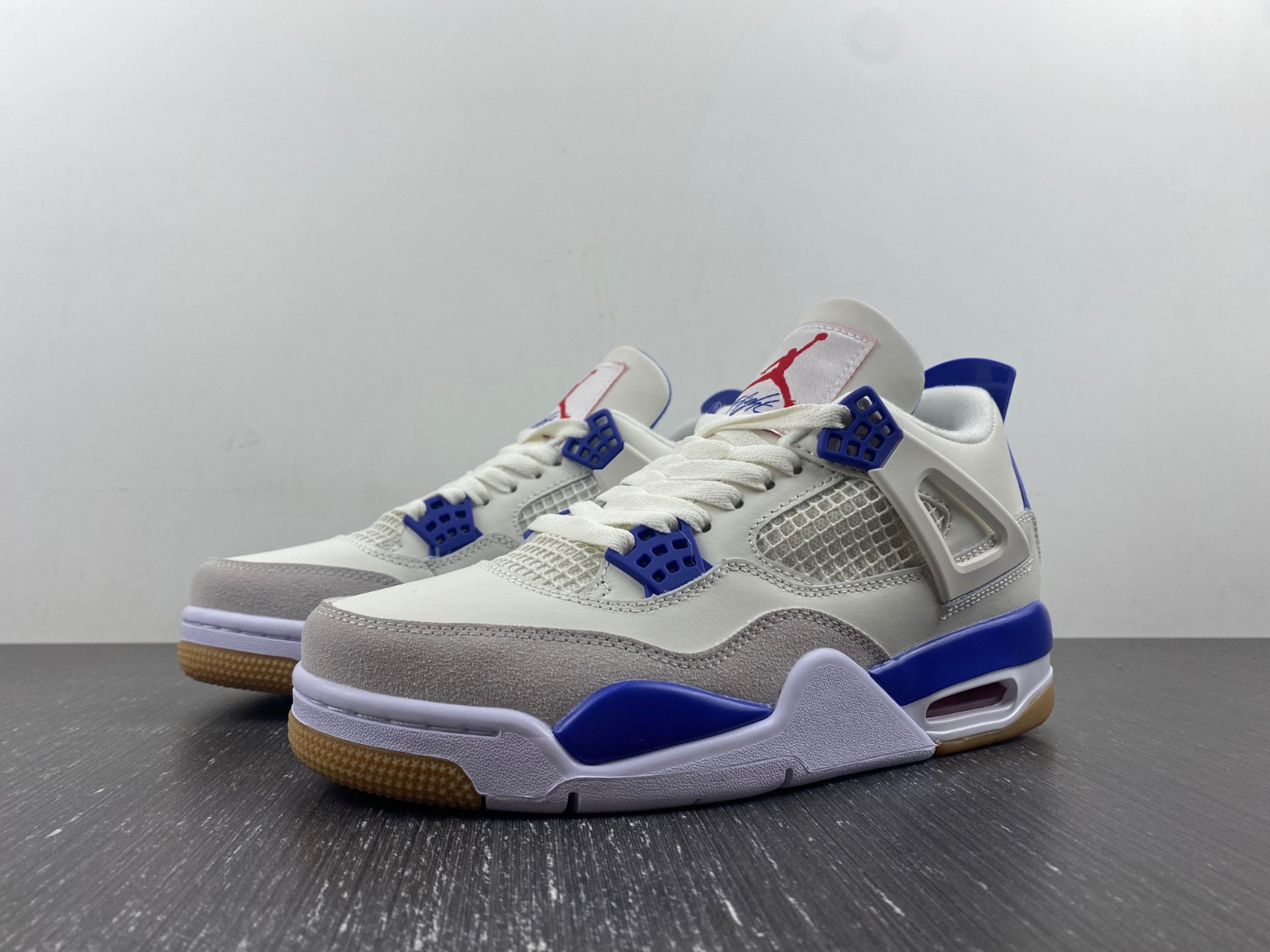 NIKE SB X AIR JORDAN 4 “PINE BLUE” DR5415-107