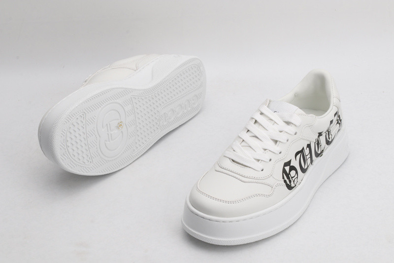G*u*i sneakers