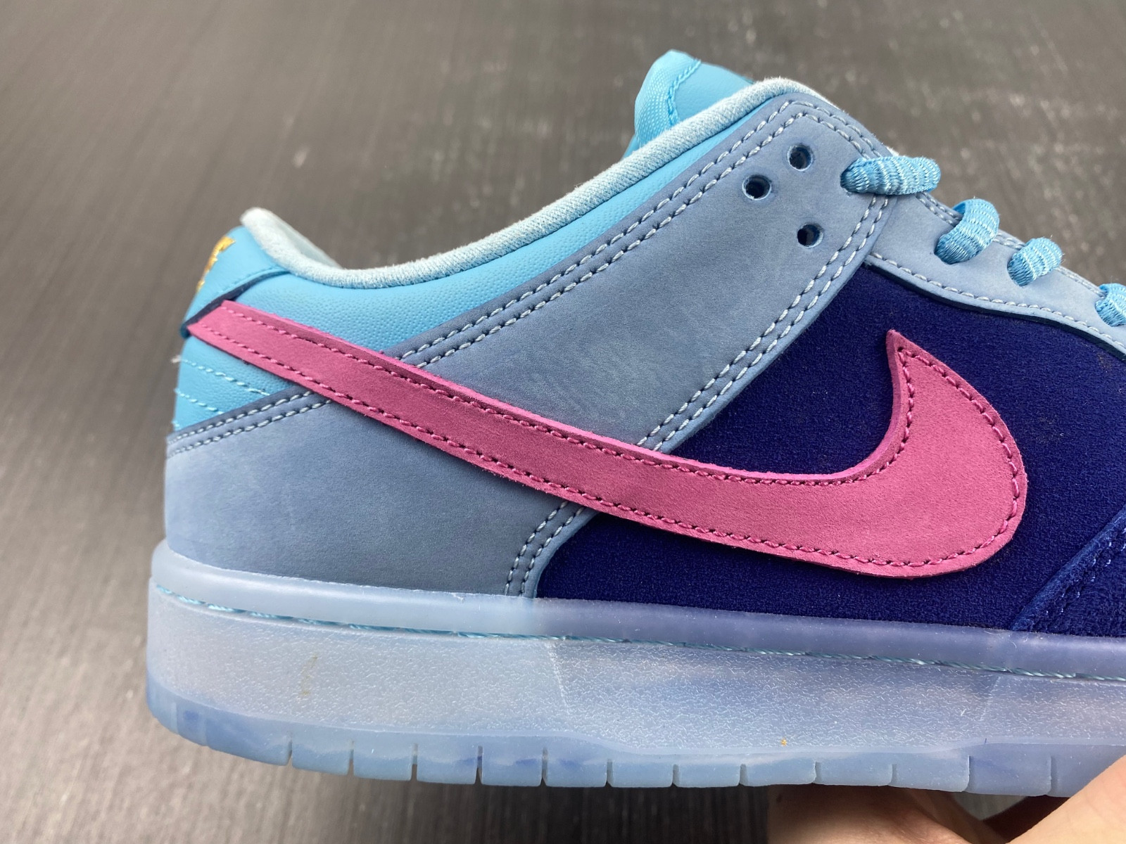 Nike SB Dunk Low Run The Jewels - DO9404-400