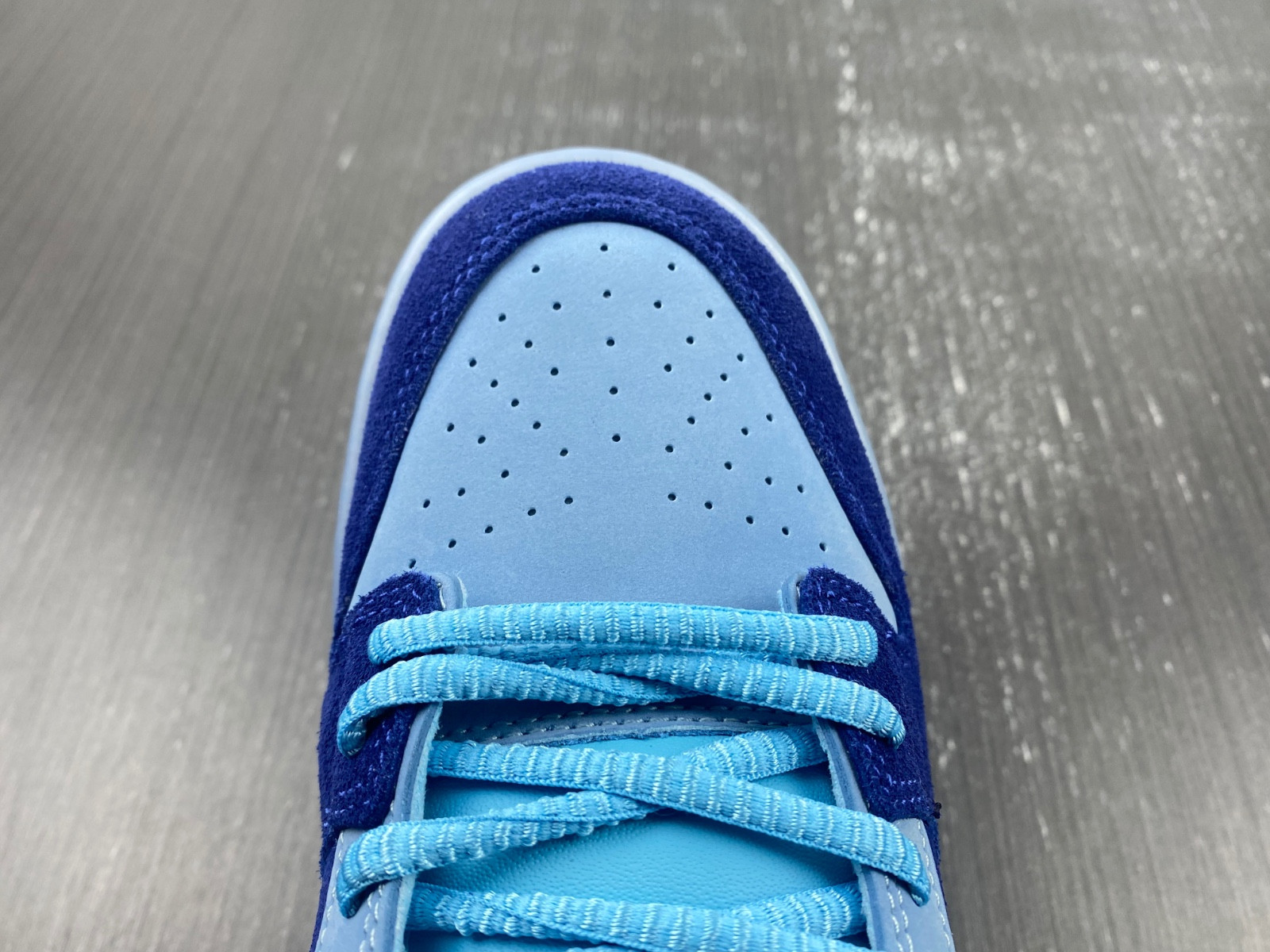 Nike SB Dunk Low Run The Jewels - DO9404-400
