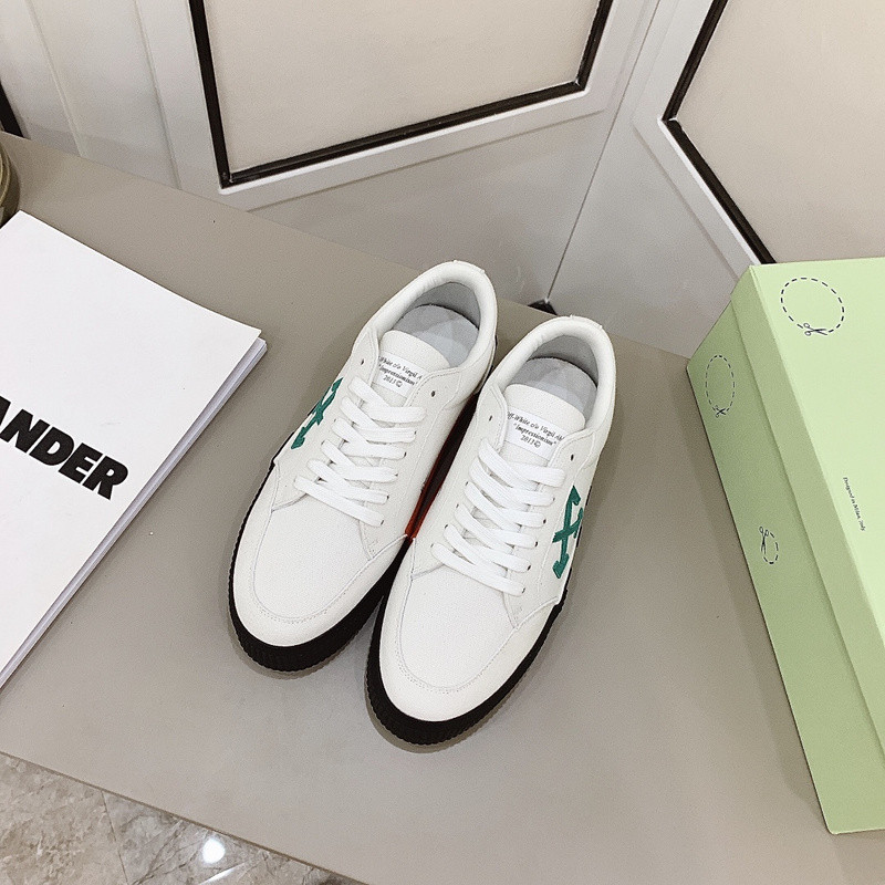 Off-White c/o Virgil Abloh