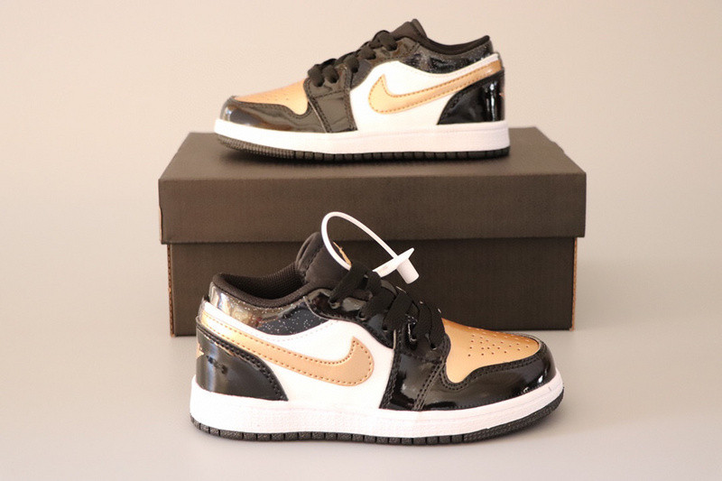 AIR JORDAN 1 KIDS SHOES