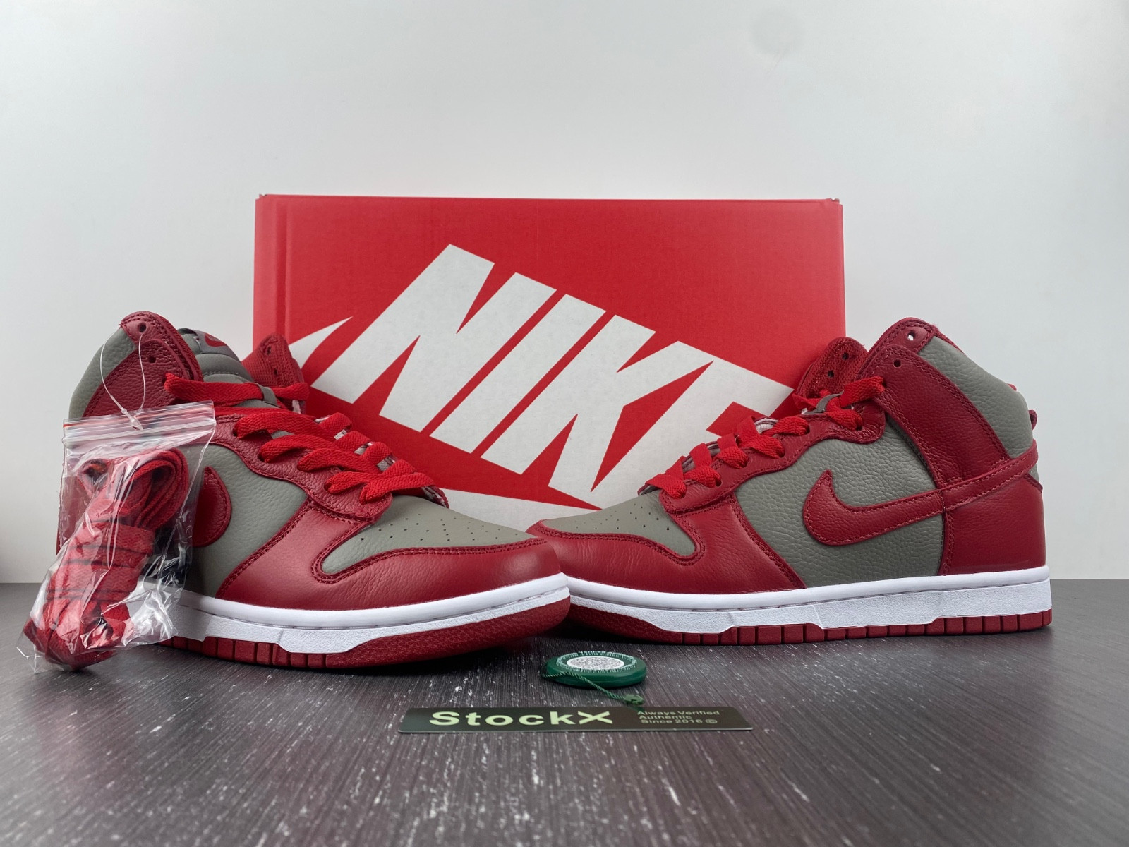 Nike Dunk High UNIV 850477-001