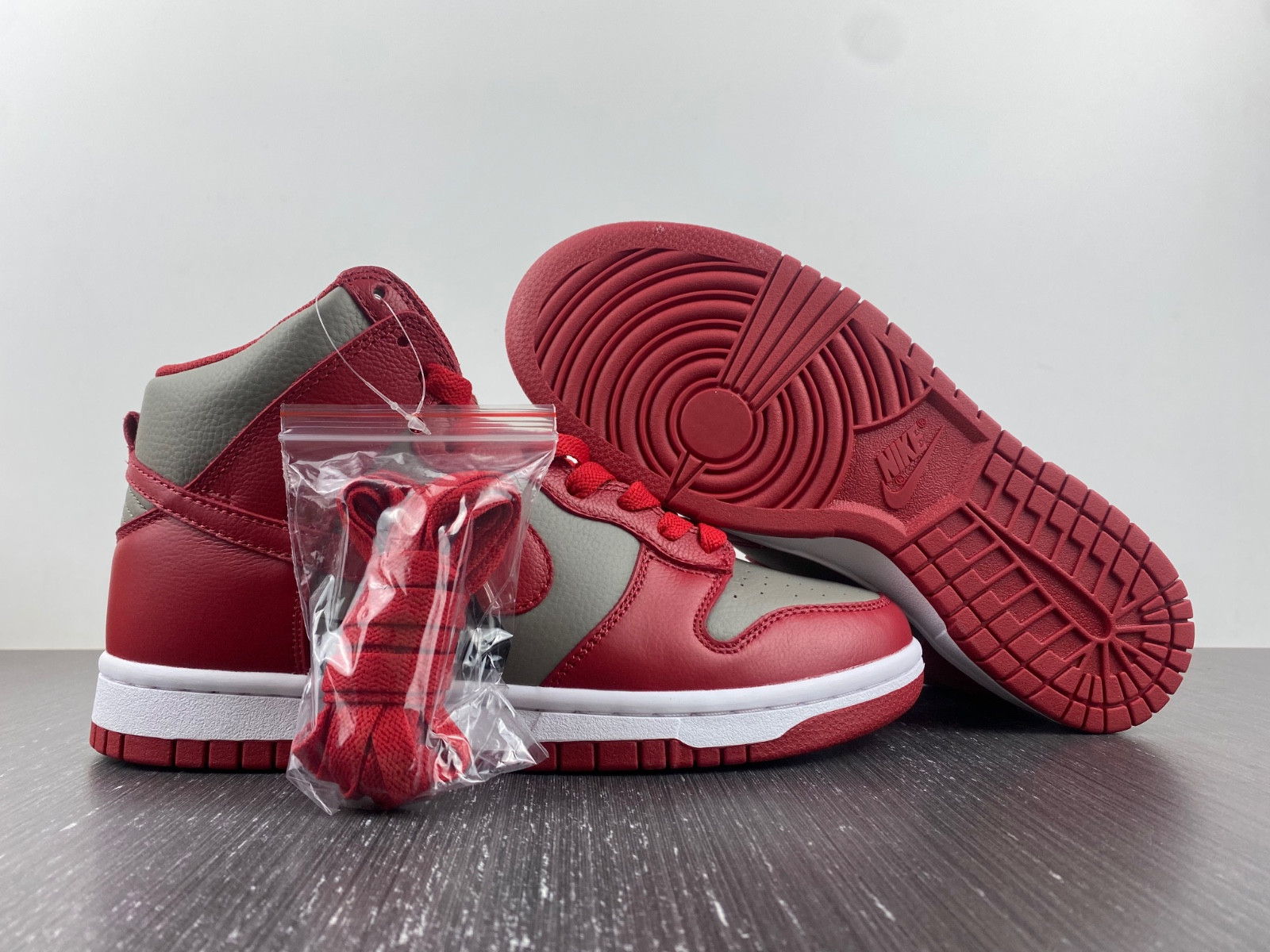 Nike Dunk High UNIV 850477-001