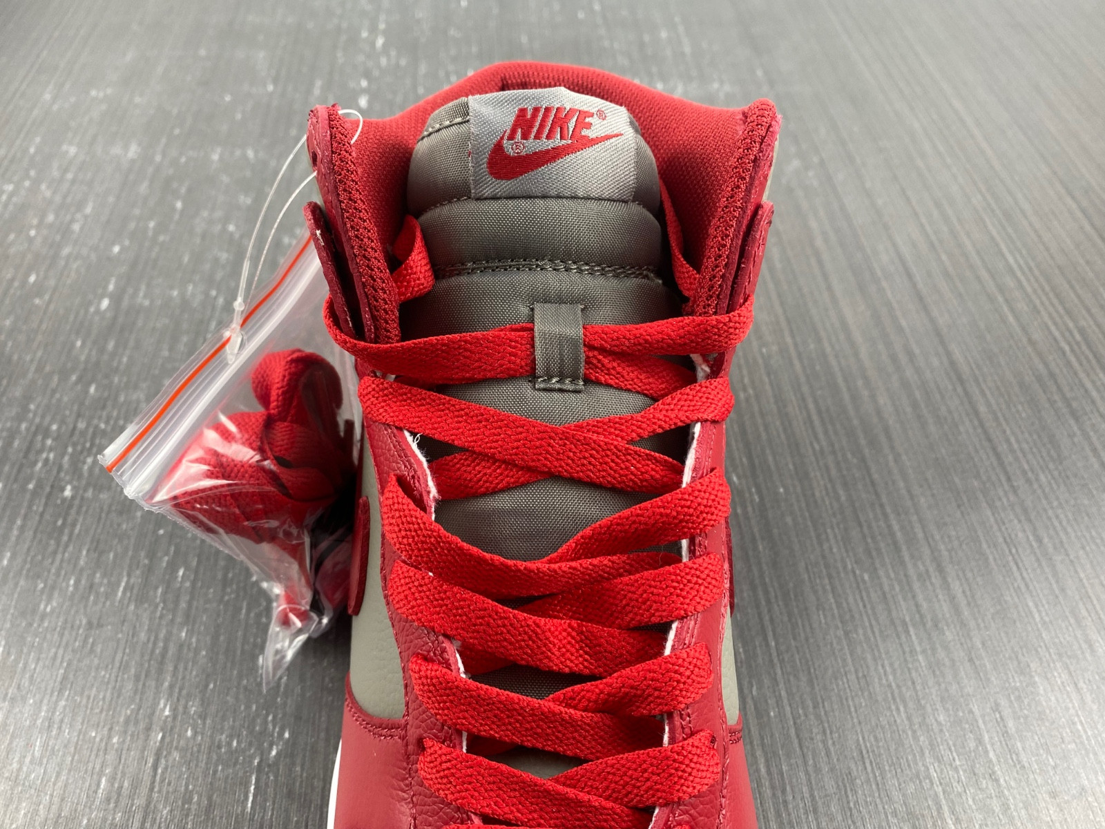 Nike Dunk High UNIV 850477-001
