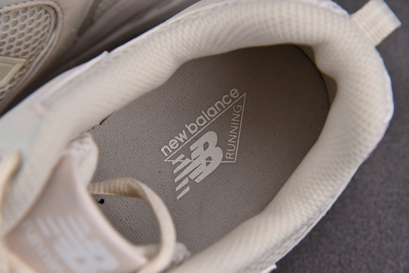 New Balance 530