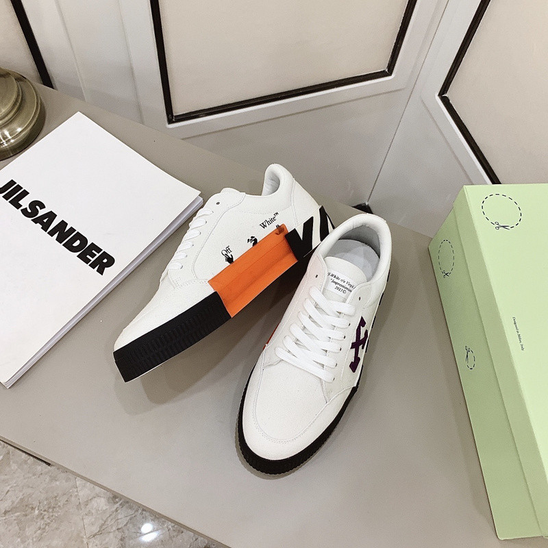 Off-White c/o Virgil Abloh