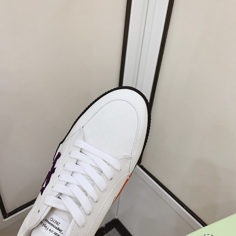 Off-White c/o Virgil Abloh