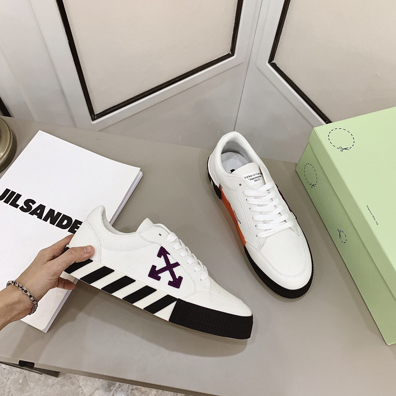 Off-White c/o Virgil Abloh