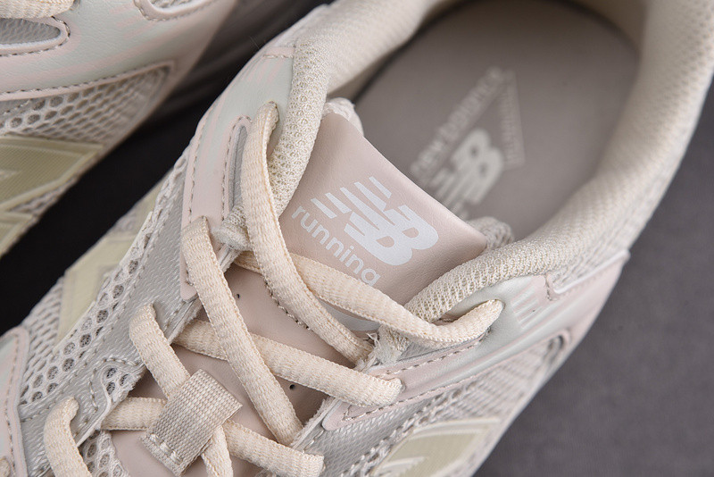 New Balance 530