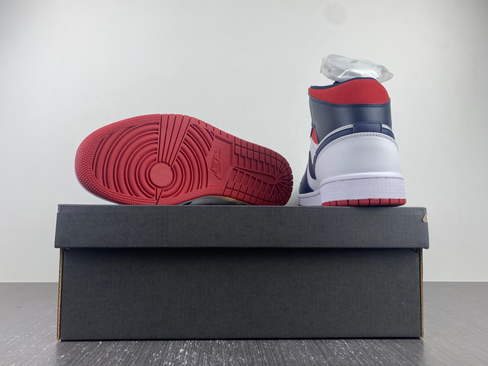 Jordan 1 Mid SE USA - 852542-104